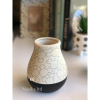 مزهرية مغطاة بنمط ميكي من ديزني