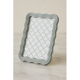 برواز صور قائم موجي باللون الأزرق برواز صور قائم موجي باللون الأزرق