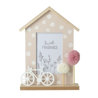 برواز صور خشبي – تصميم بيت مزخرف بالدراجة والزهور