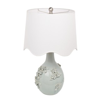 مصباح طاولة سيراميك بلون رمادي مزرق بقاعدة مزخرفة وغطاء مموج ارتفاع 62 سم مصباح طاولة سيراميك بلون رمادي مزرق بقاعدة مزخرفة وغطاء مموج ارتفاع 62 سم