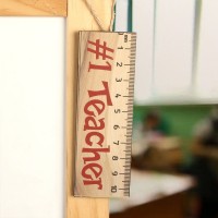 لوحة مسطرة معلقة "معلم #1"
